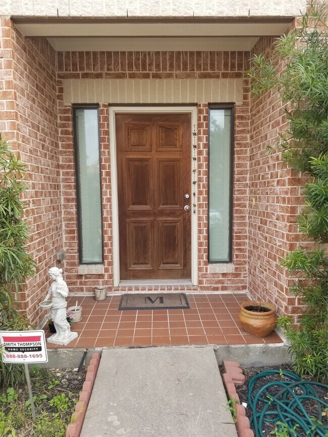 Foto del edificio - 3709 Main Plaza Dr