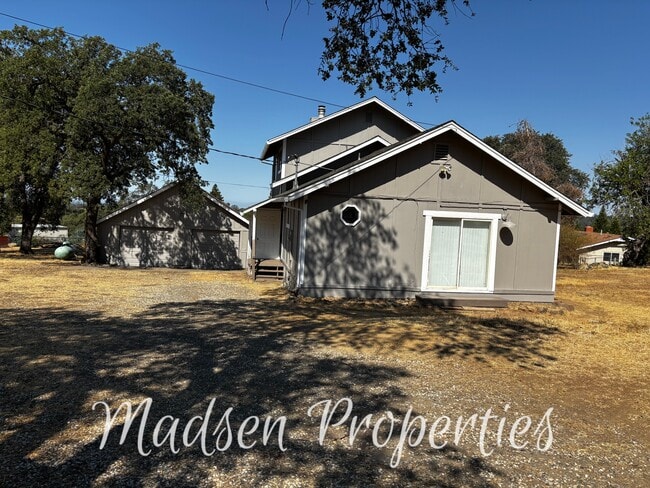 Building Photo - 5666 Old Olive Hwy