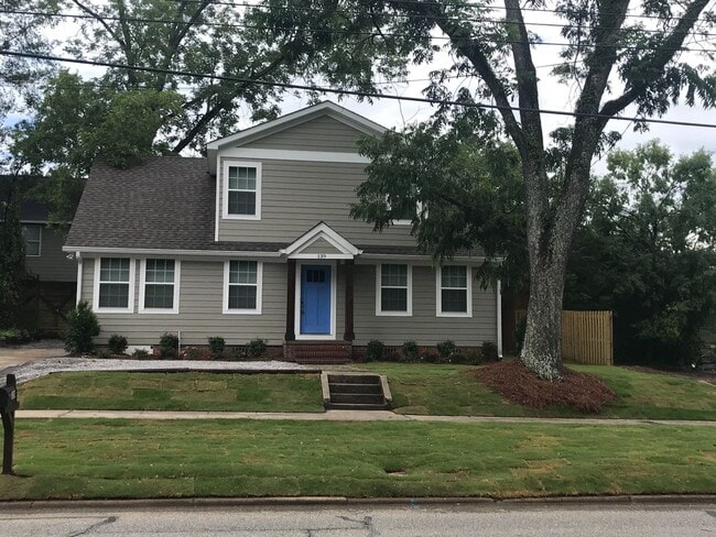 Luxury 4 Bedroom Home Available for Fall 2026! - Luxury 4 Bedroom Home Available for Fall 2026!