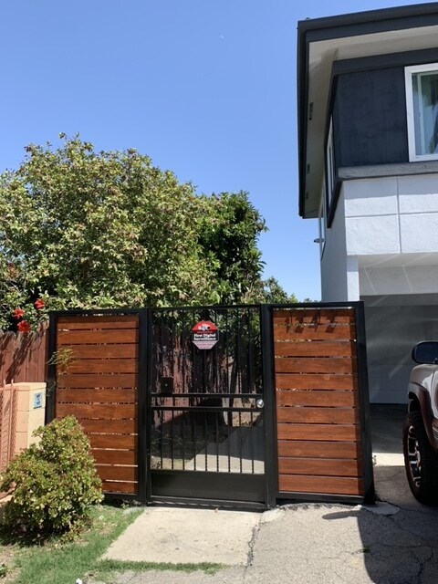 CCTV las 24 horas - 1242 N Westmoreland Ave