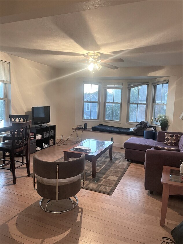 721 Oneida St, Delafield, WI 53018 Apartments in Delafield, WI