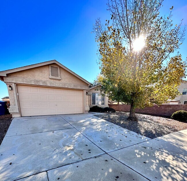 Foto del edificio - Charming 3-bedroom, 2-bathroom home. MOVE ...