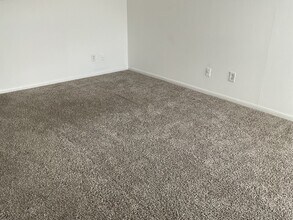 Building Photo - 12400 Brookglade Cir