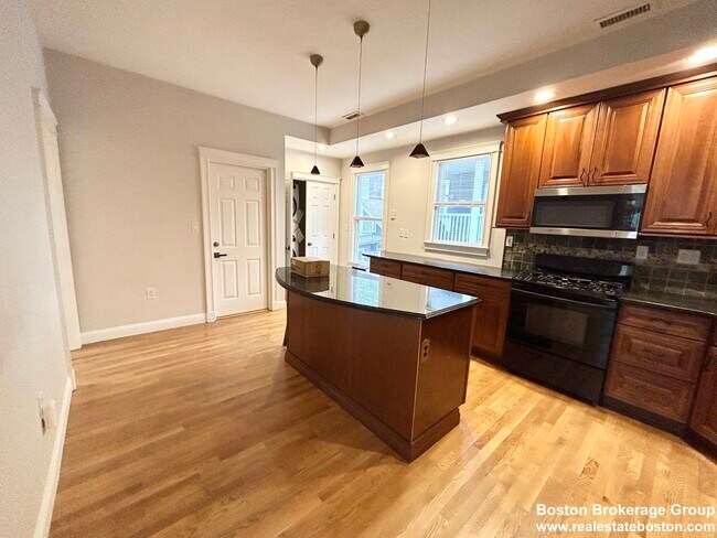 Foto del edificio - 12 Buttonwood St