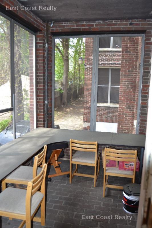 Primary Photo - 19 Vinal St