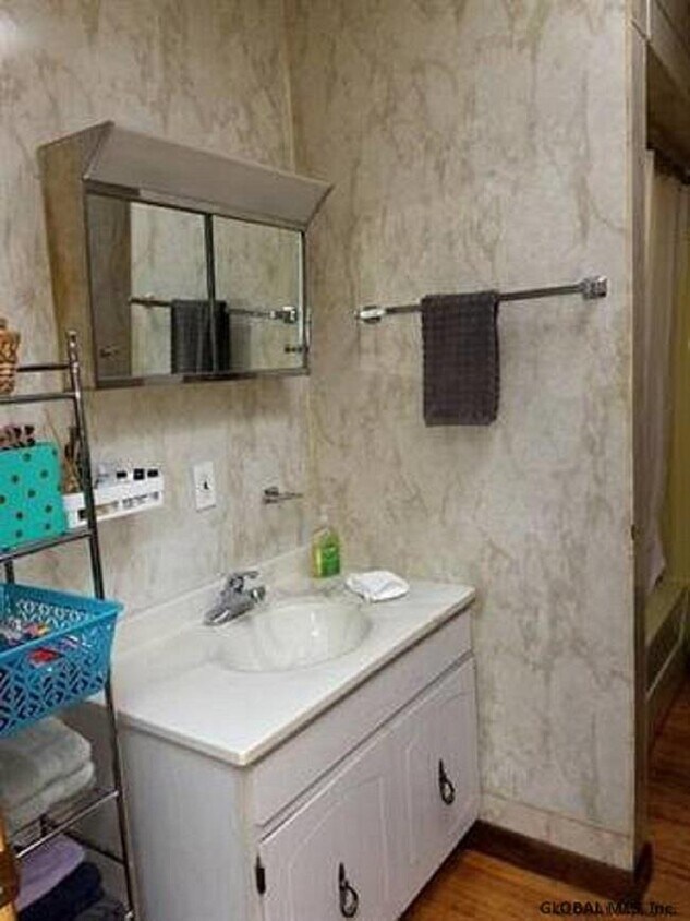 Building Photo - 378 Broadway