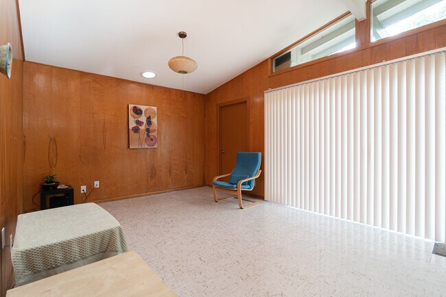 Building Photo - 3811 Ridgeline Dr