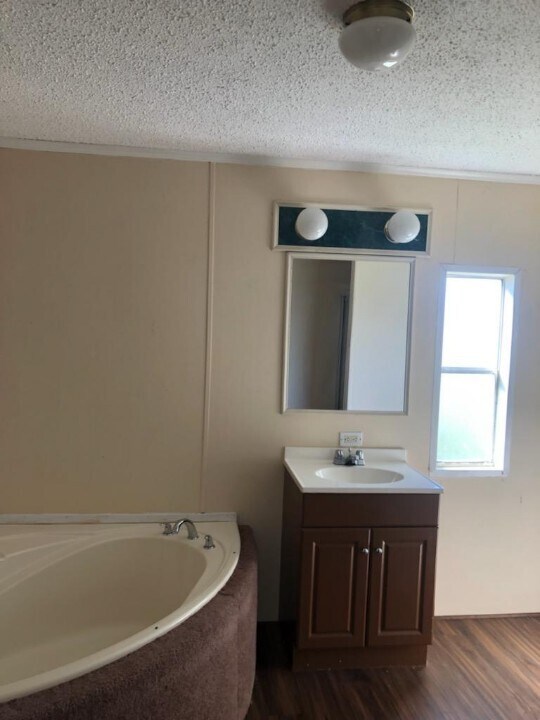 Primary Photo - Nice and Quiet Home