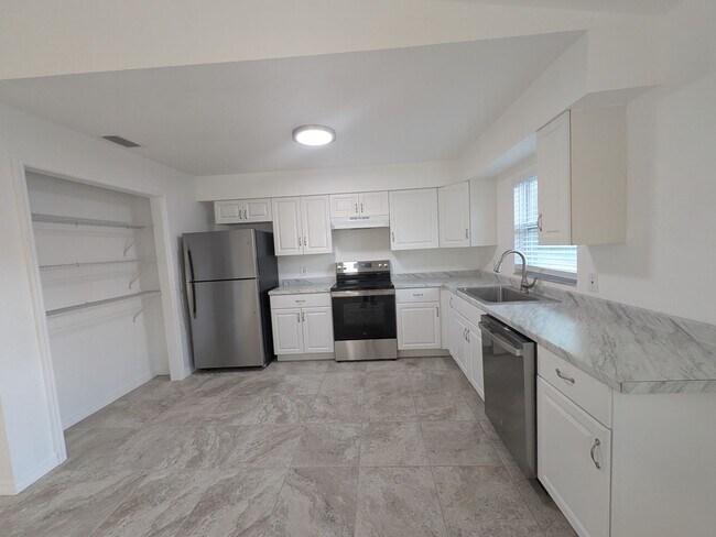 Foto del edificio - Updated 2/2 Duplex in Crystal River