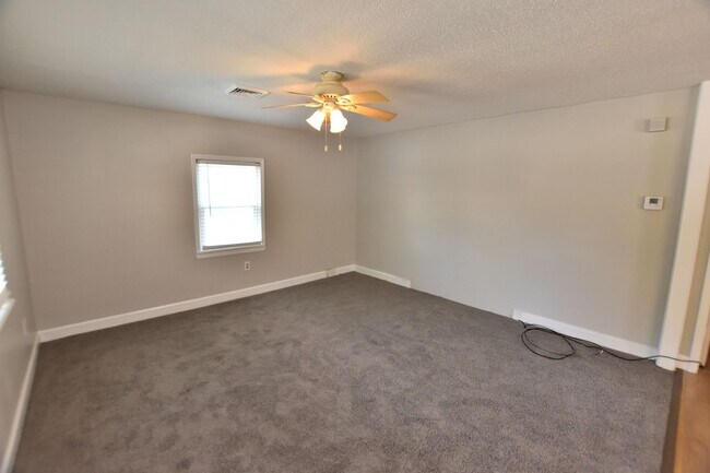 Foto del edificio - 626 Woodland Ave