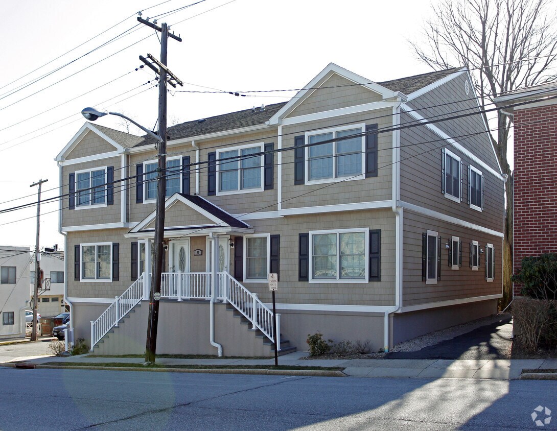 Primary Photo - Carollo Commons