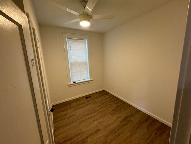 Foto del edificio - 5632 Leona St