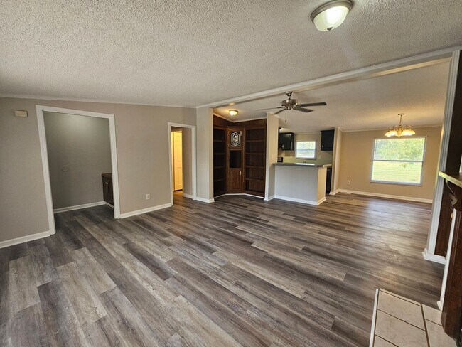 Foto del edificio - NEW LISTING!!!!!