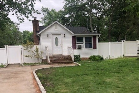 Primary Photo - 78 Hemlock St