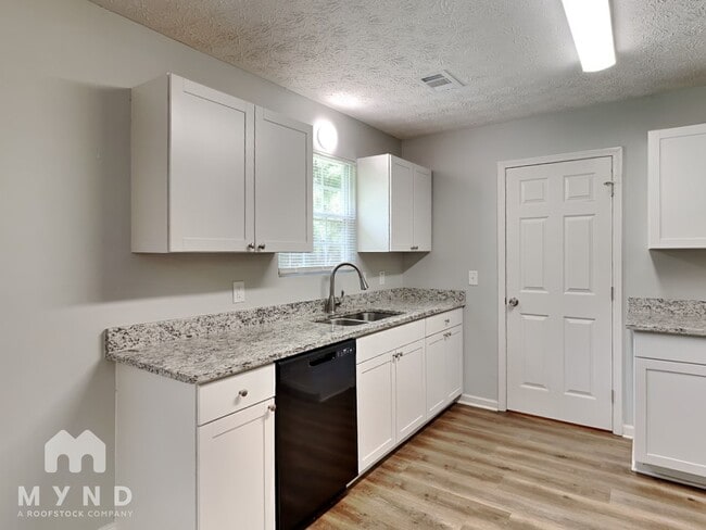 Building Photo - 80 Countryside Ln