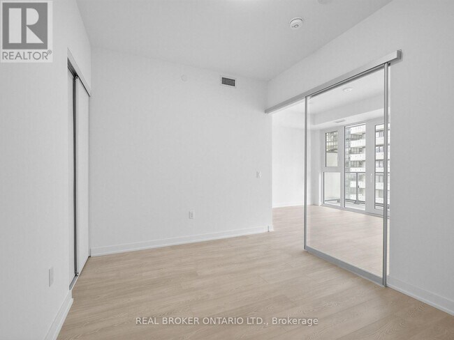 Building Photo - 634 Church St