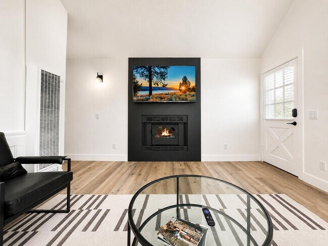 Foto del edificio - 612 Maple Ln