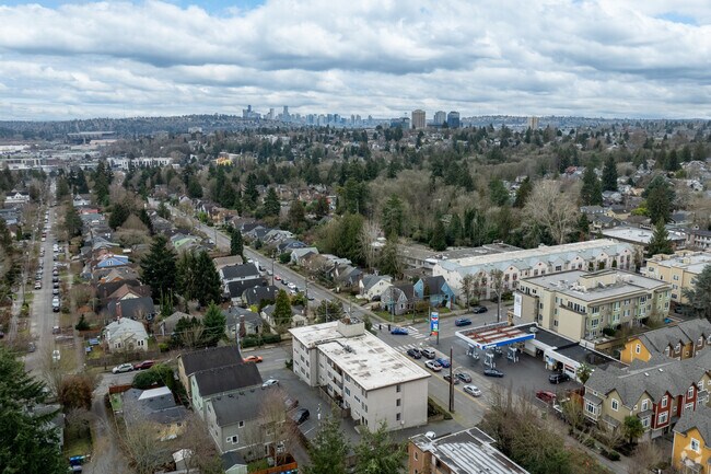 Aerial Photo - 2500 NE 65th St