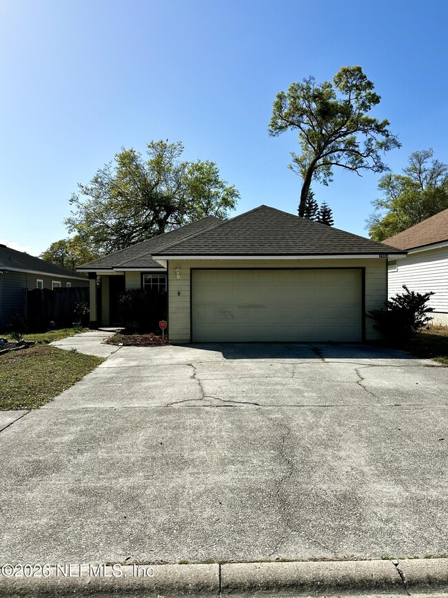 Building Photo - 2994 Mikris Dr E