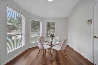 Building Photo - 3022 Madison Elm St