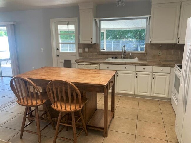 Foto del edificio - 523 Spring Oaks Blvd
