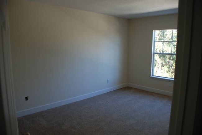 Building Photo - 4766 Everglades Cir