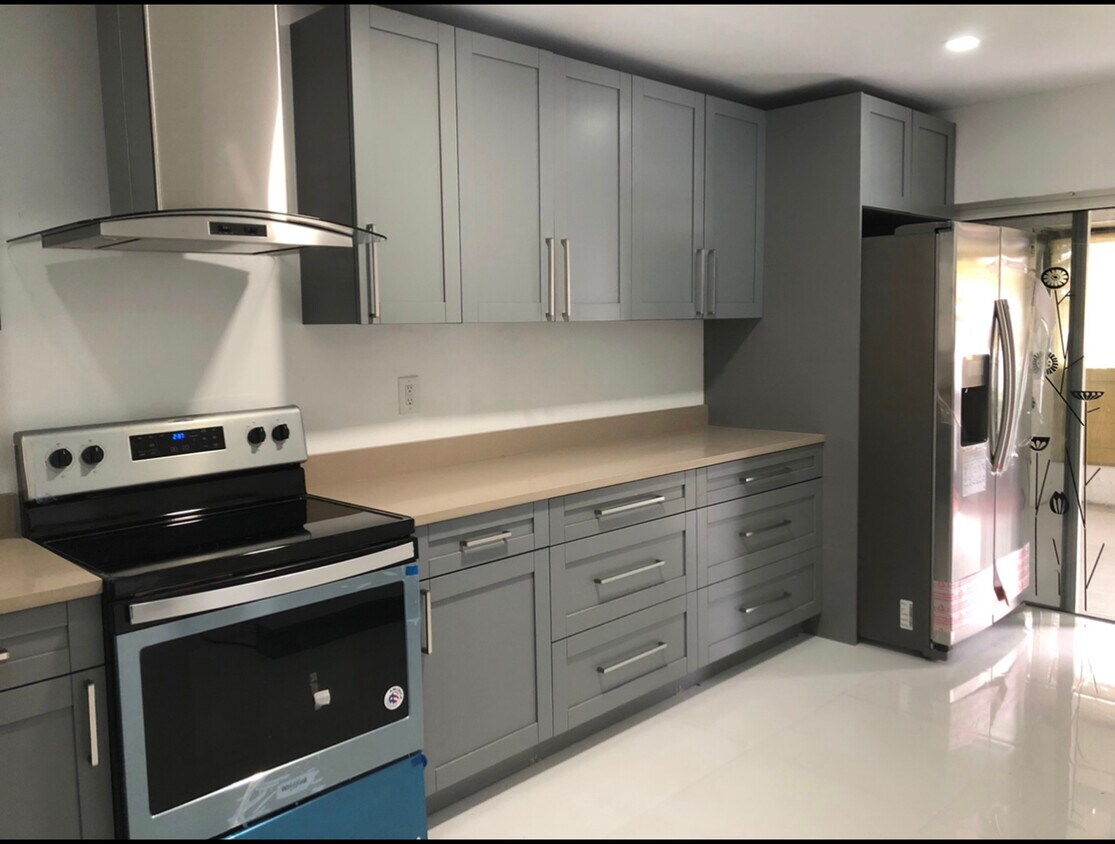Foto principal - 8280 NW 36th St