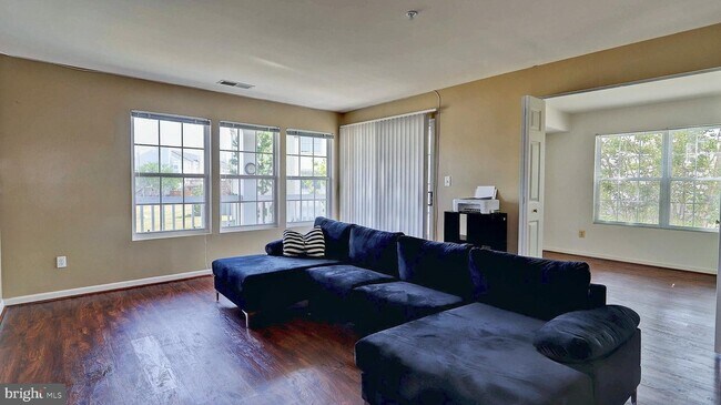 Foto del edificio - 8087 Lacy Dr