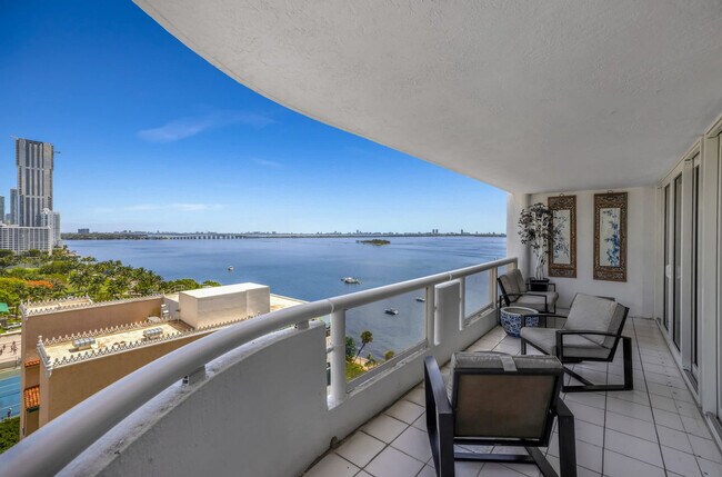 Building Photo - 1717 N Bayshore Dr