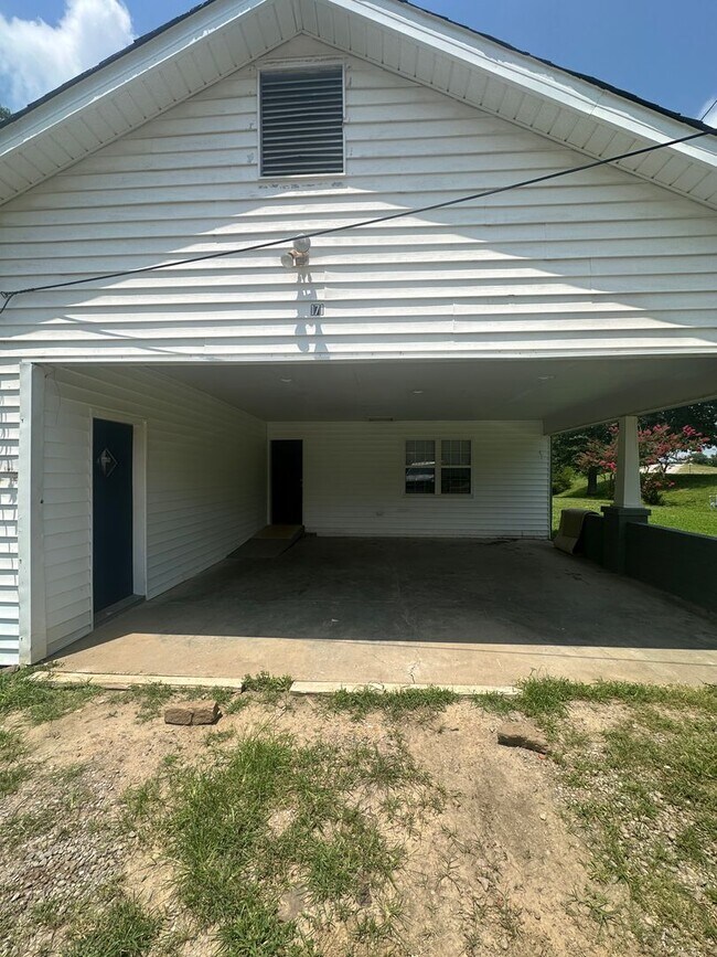 Foto del edificio - 171 Rudy Rd