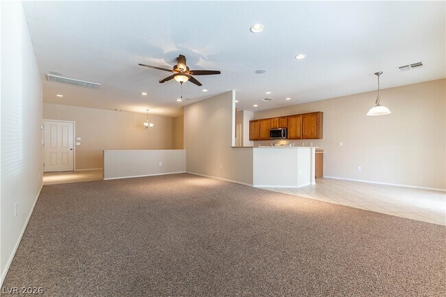 Building Photo - 2362 Ecliptic St