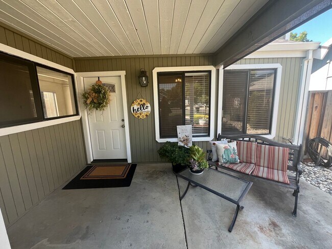 Building Photo - Charming 3/2 Home in Woodland-$500.00 OFF ...