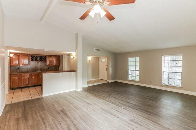 Building Photo - 15619 Loma Verde Dr