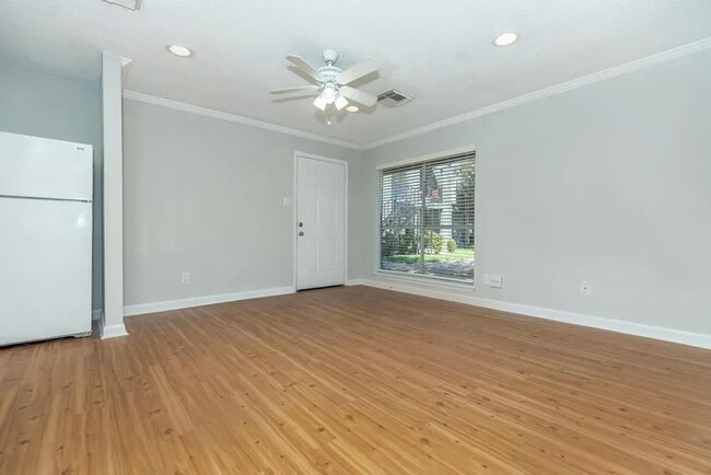 medios.apts247 (9).png - Galleria Flats Apartments