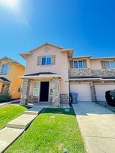 Building Photo - 326 Hetherington Cir