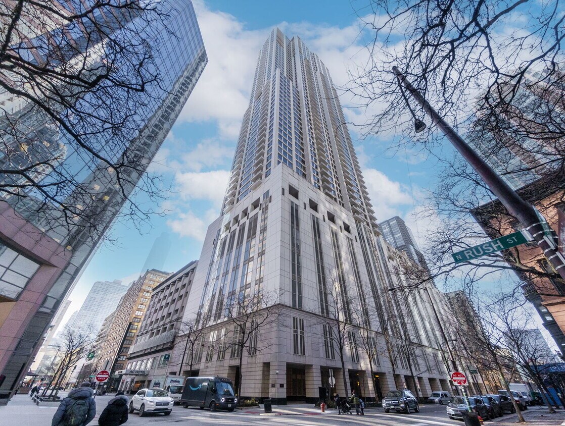 Primary Photo - 55 E Erie St