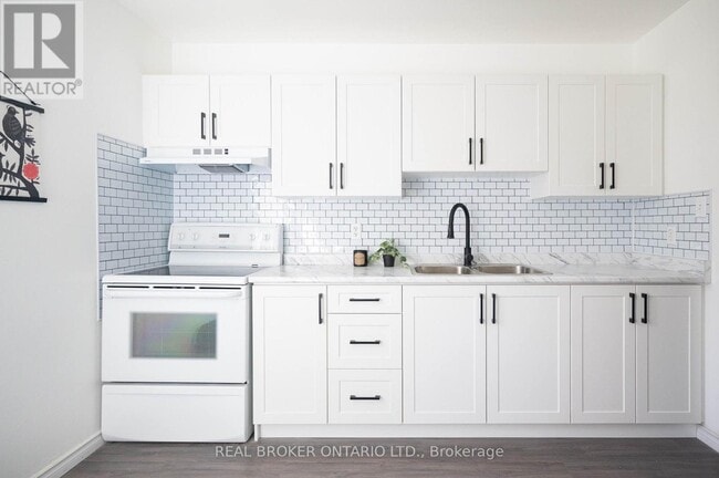 Building Photo - 725 Military Trail