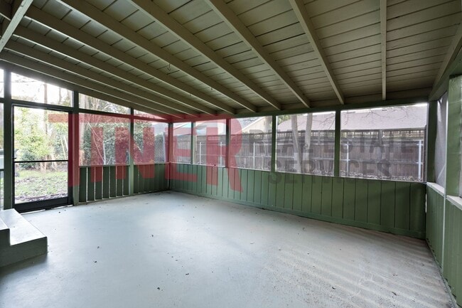 Foto del edificio - 2848 Clover Ln