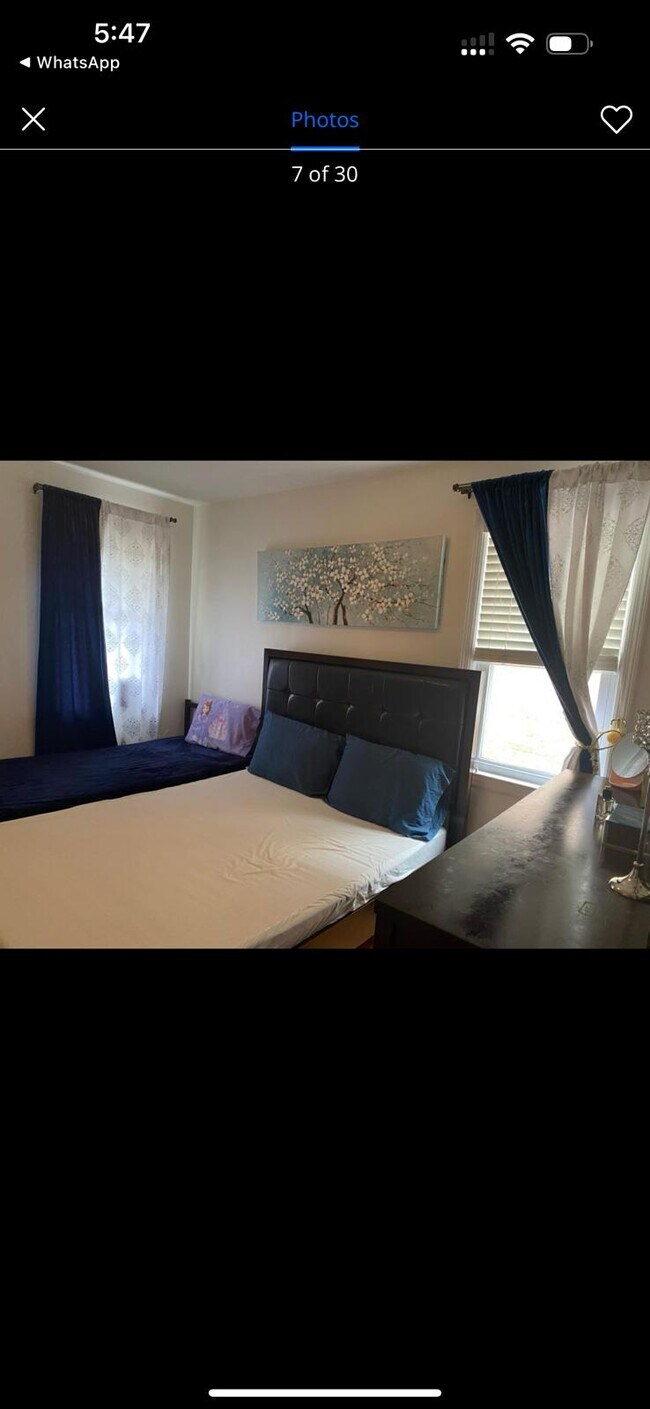 Foto del edificio - 5238 N Larned Ave