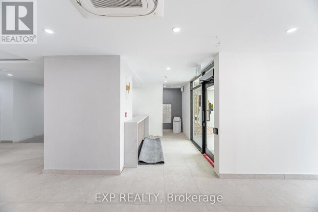 Building Photo - 511 The West Mall