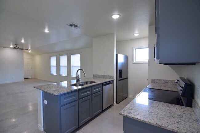Building Photo - 918 Cilantro Rd