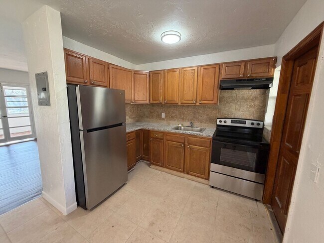 Foto del edificio - 903 SW 15th Ave