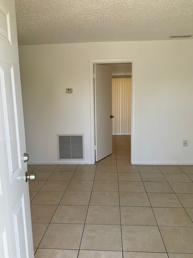 Photo - Vero Beach 2 Bedroom 1 Bath Apartment