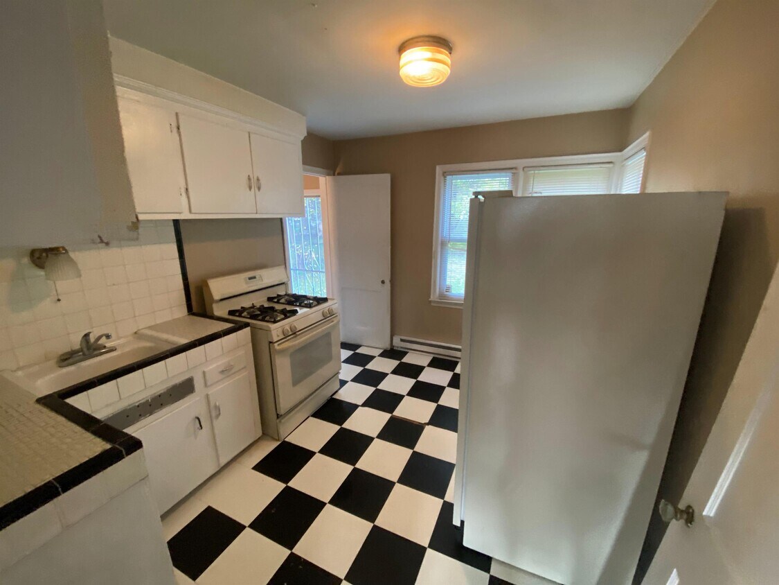 19443 McCormick St, Detroit, MI 48224 House Rental in Detroit, MI