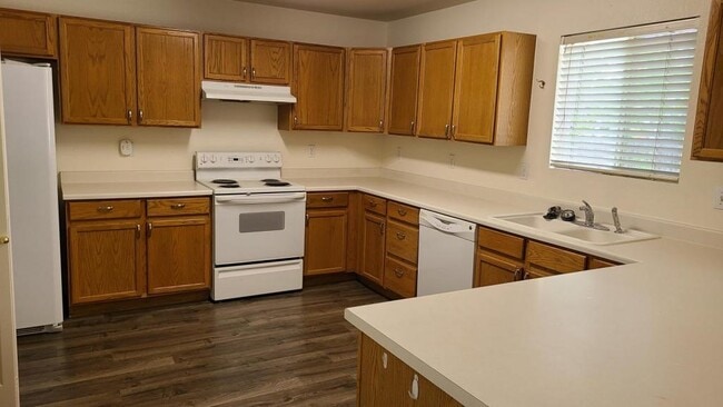 Building Photo - 1321 Red Mountain Dr