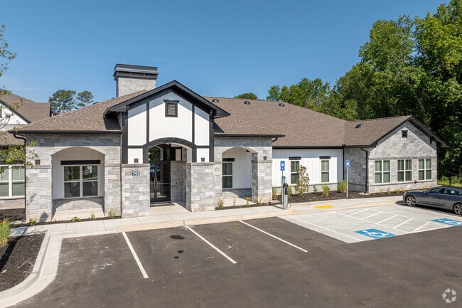 CLUBHOUSE - Madison Trails