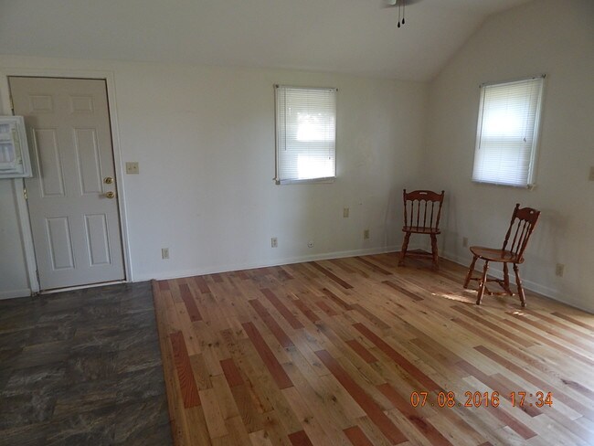 Building Photo - 602 Hospital Rd