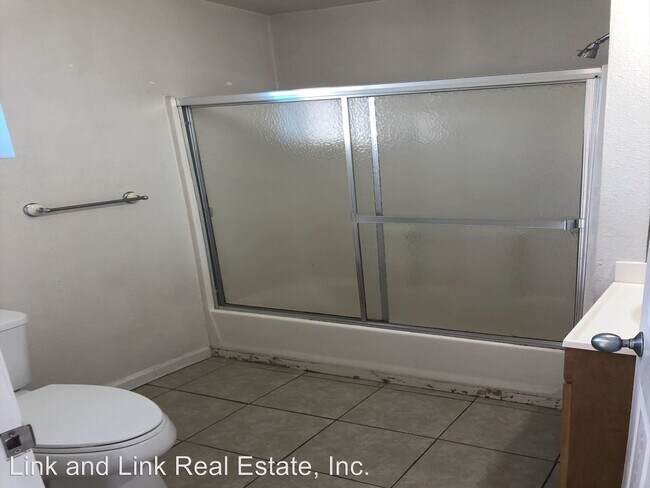 Building Photo - 2 br, 1 bath House - 4059 Mendes Lane Unit B