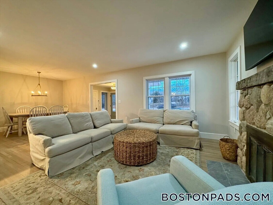 Foto principal - 127 Rockland St