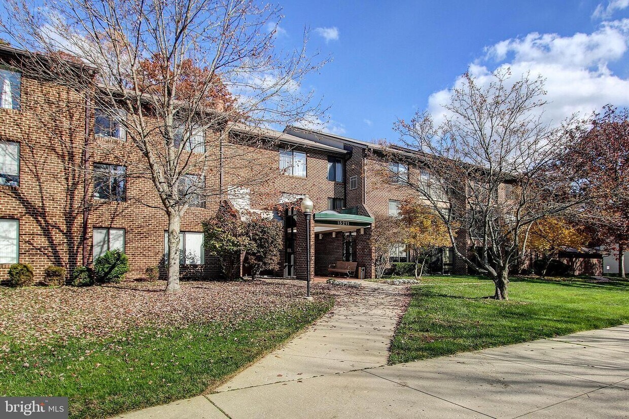 Foto principal - 15211 Elkridge Way